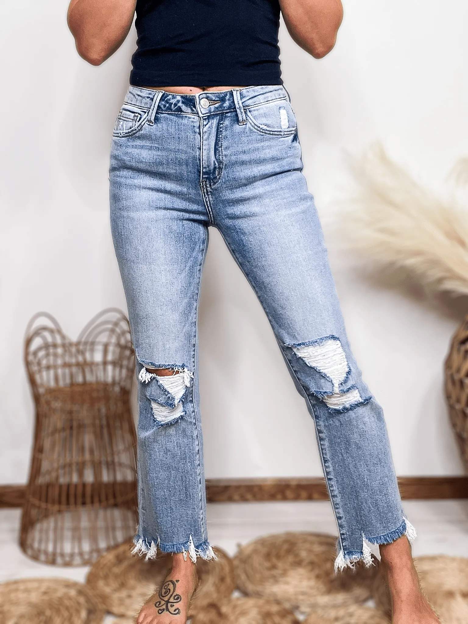 Cropped Flare Comfort Stretch Distressed Jeans