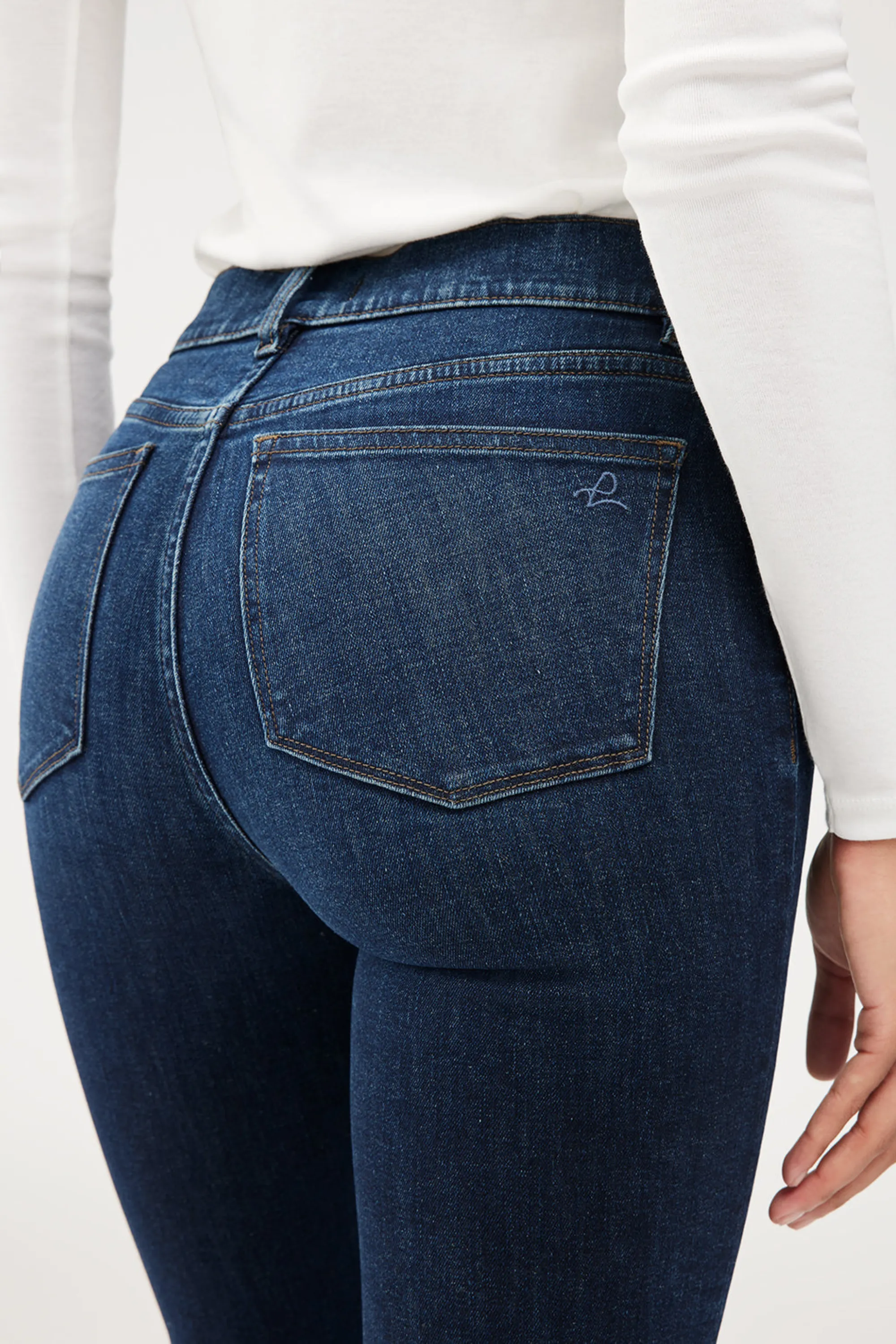 DL1961 Mara Straight Jean