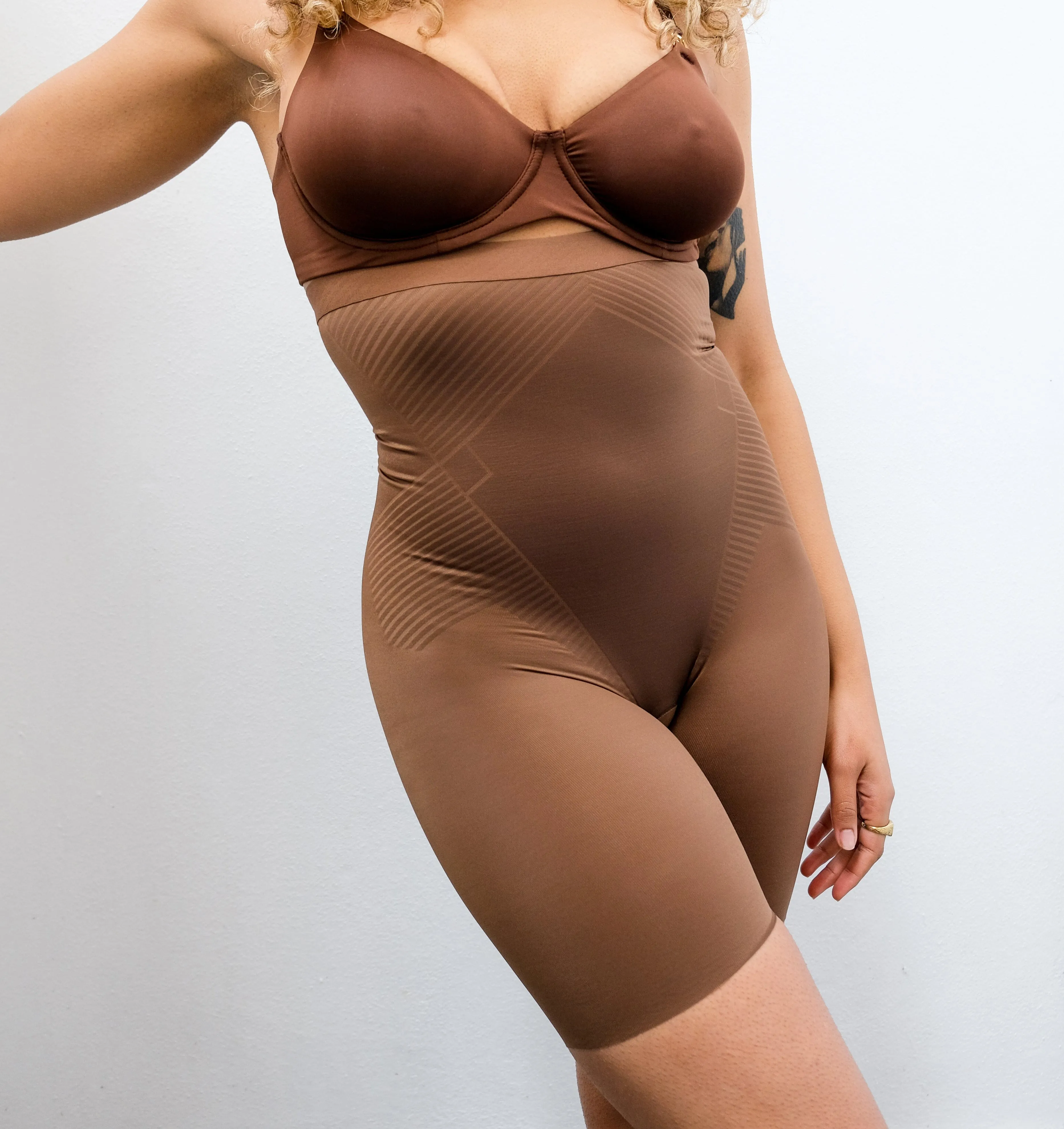 High invisible control short [Chestnut Brown]